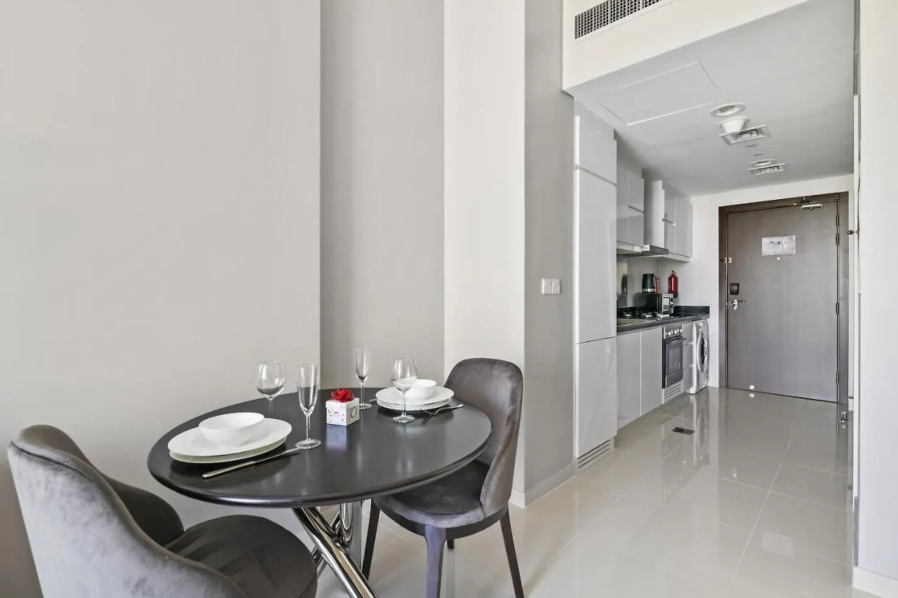Vayk - Chic Hotel-Style Studio In Damac Hills Dubai 0*,  United Arab Emirates