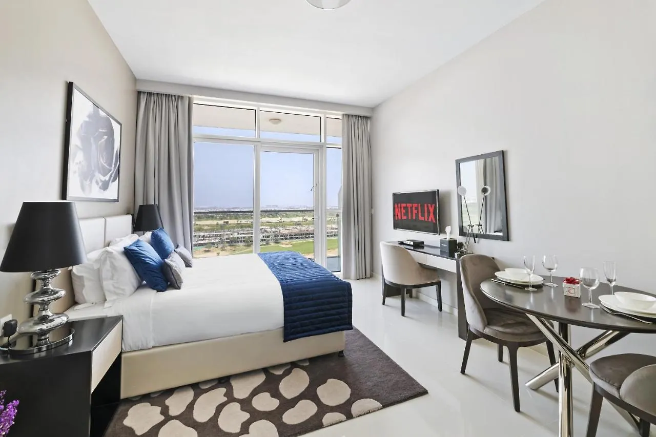 Vayk - Chic Hotel-Style Studio In Damac Hills Dubai